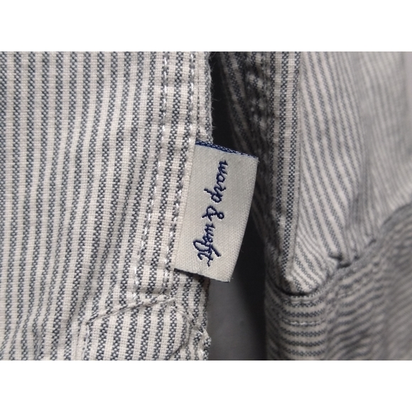 Striped Gray Oxford-collar Shirt - Picture 3 of 4